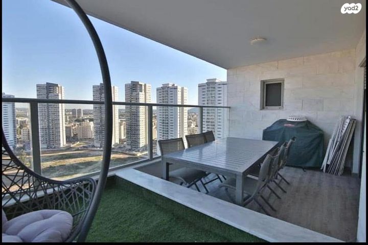 דירה, ש"י עגנון, משכנות האומנים, קרית מוצקין