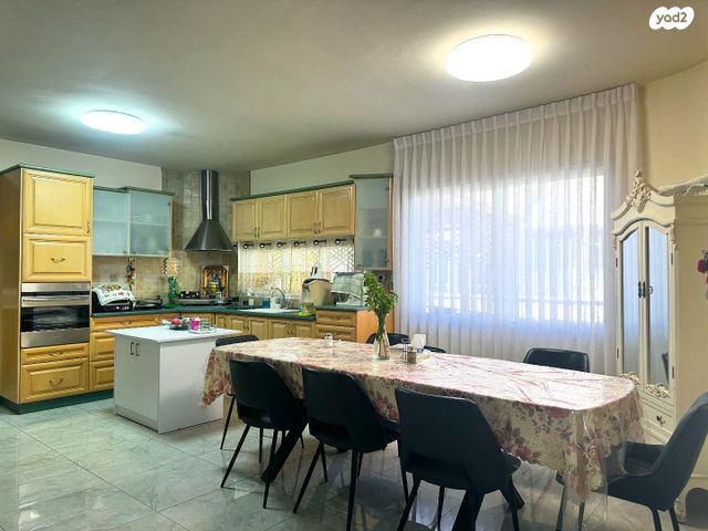 בית פרטי/ קוטג', אתרוג, לוד הצעירה, לוד