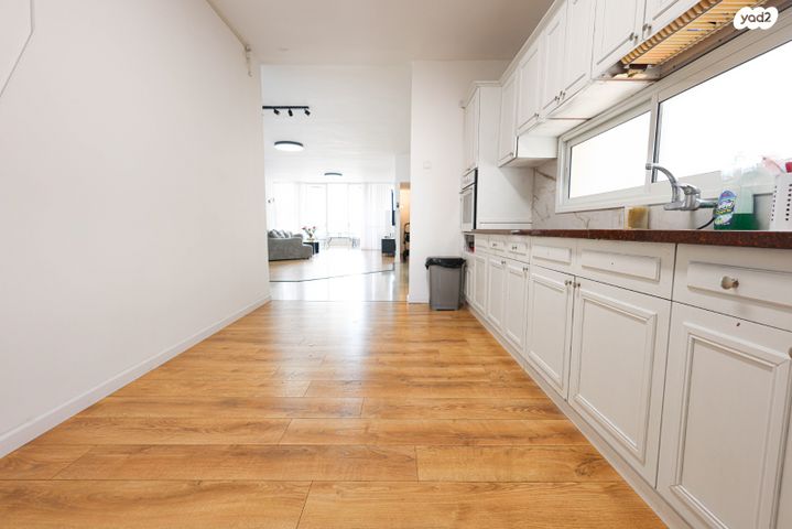 דירה, שדרות ניצה 18, צפון מערב מרכז העיר, נתניה