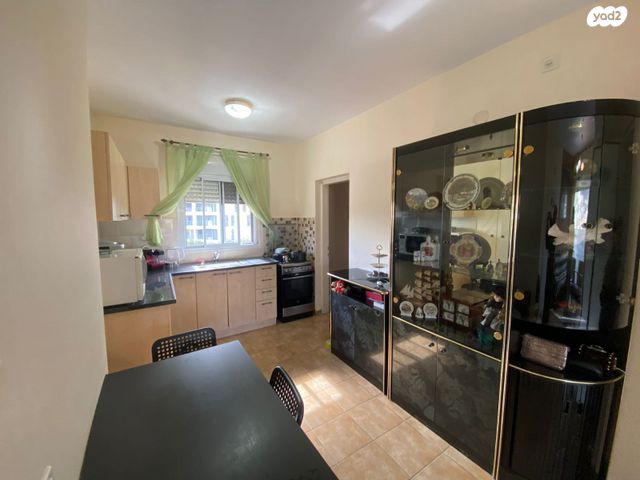 דירה, אשכולות, הגליל, כרמיאל