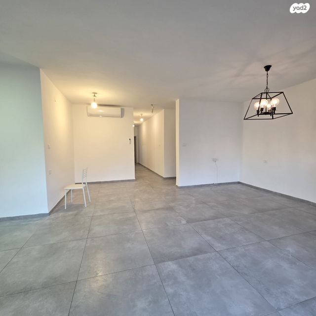 דירה, דבורה הנביאה, רובע יזרעאל סביוני העמק, עפולה