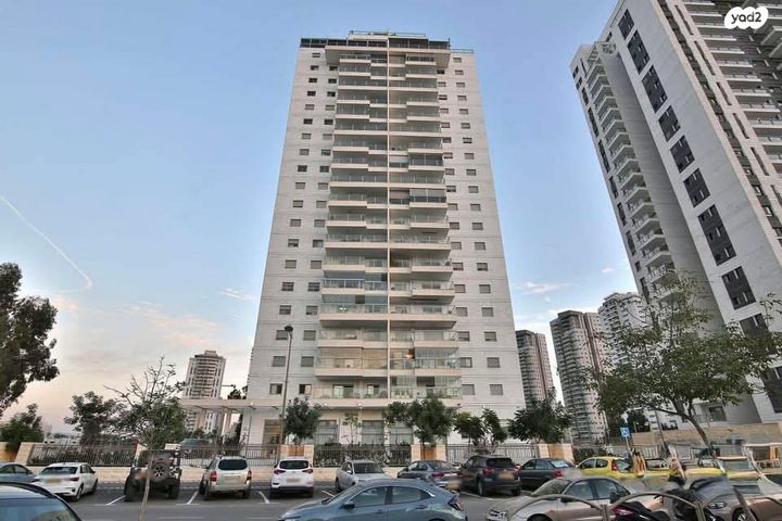 דירה, ש"י עגנון, משכנות האומנים, קרית מוצקין