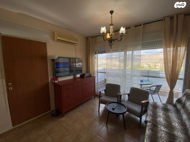 דירה, אשכולות, הגליל, כרמיאל