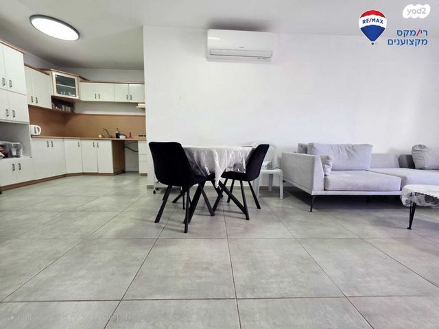 דירה, אסירי ציון, חדרה