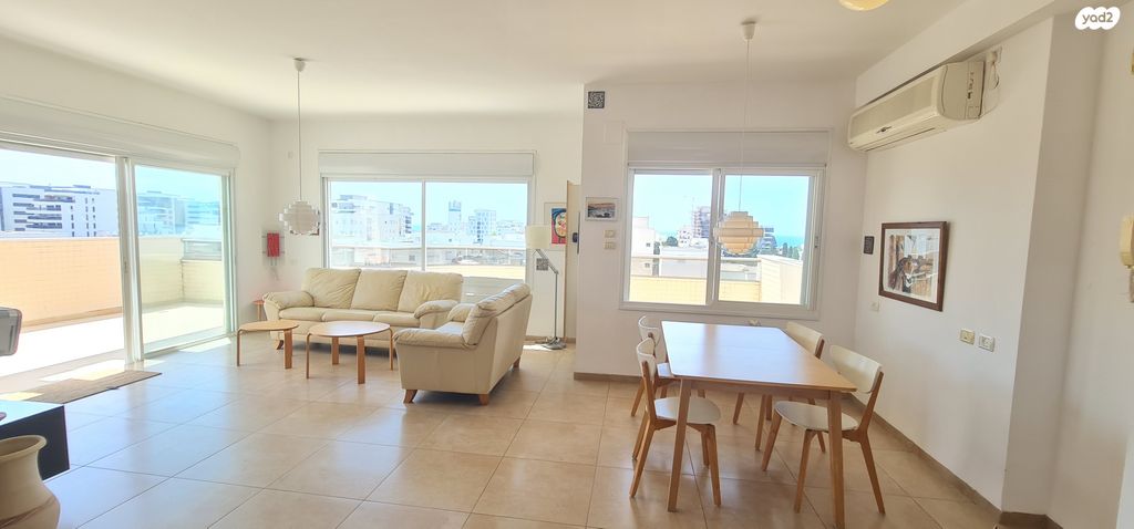 גג/ פנטהאוז, המייסדים, עיר, מרכז העיר, נהריה