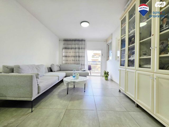 דירה, אסירי ציון, חדרה