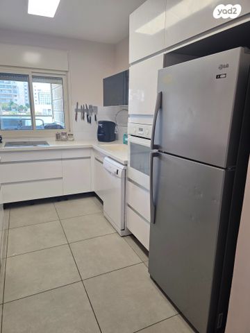 דירה, צור יצחק, צור יצחק