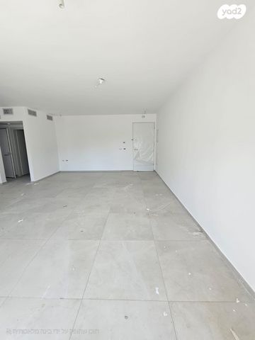 דירה, צבי הירש קלישר, מחנה יהודה, פתח תקווה