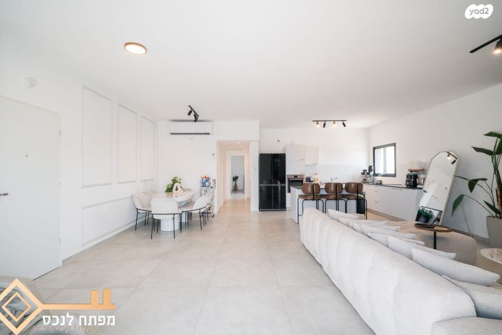 גג/ פנטהאוז, אריק איינשטיין, נווה שרון / שער העיר, נתיבות