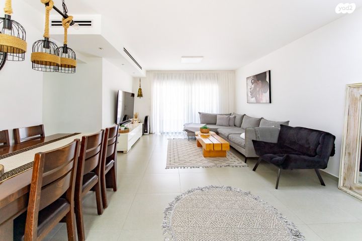 דירה, נעמי שמר, נווה זמר, רעננה