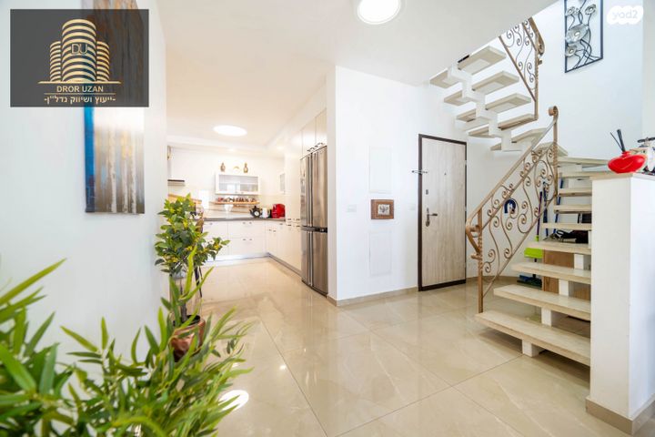 גג/ פנטהאוז, גלין, פתח תקווה