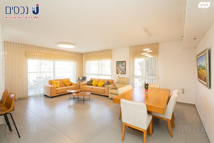 דירה, אלכסנדר ינאי, כרמליה, חיפה