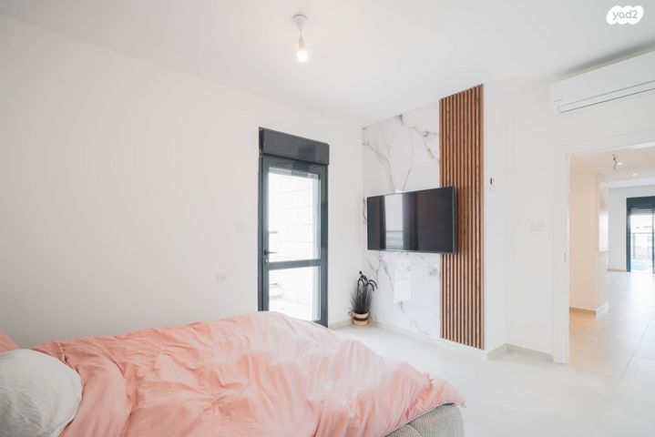 גג/ פנטהאוז, אריק איינשטיין, נווה שרון / שער העיר, נתיבות