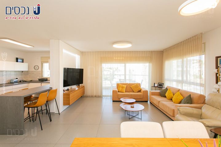 דירה, אלכסנדר ינאי, כרמליה, חיפה