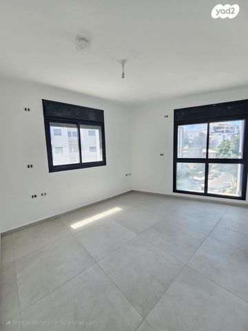 דירה, צבי הירש קלישר, מחנה יהודה, פתח תקווה