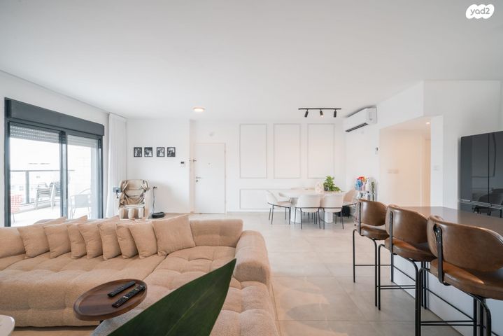 גג/ פנטהאוז, אריק איינשטיין, נווה שרון / שער העיר, נתיבות