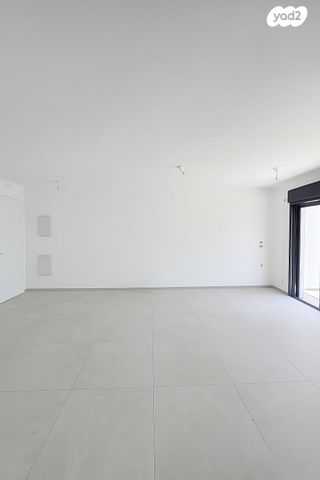 דירה, צבי הירש קלישר, מחנה יהודה, פתח תקווה