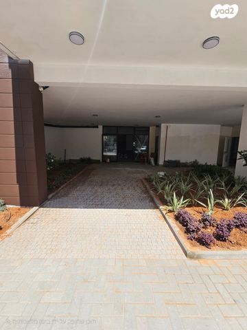 דירה, צבי הירש קלישר, מחנה יהודה, פתח תקווה