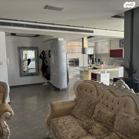 גג/ פנטהאוז, ה' באייר 3, רובע הקריה, הסיטי, אשדוד