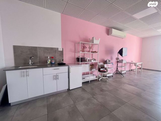 משרדים, יצחק נבון, עפולה