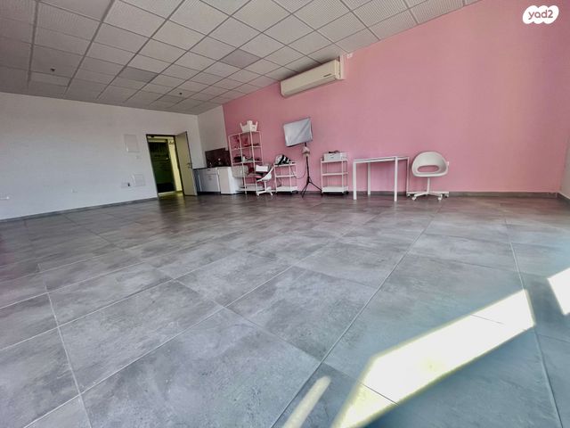 משרדים, יצחק נבון, עפולה