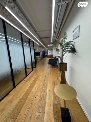 משרדים, דרך זאב ז'בוטינסקי, רמת גן