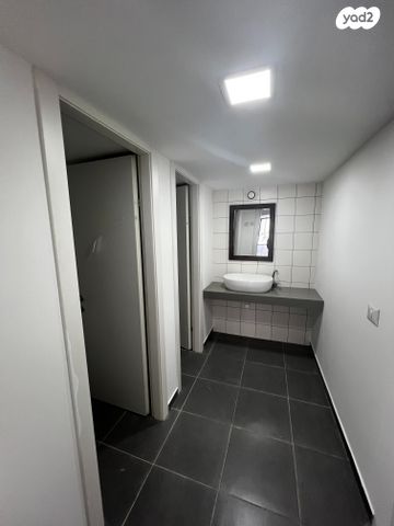 חנויות/ שטח מסחרי, המסגר, מונטיפיורי, הרכבת, תל אביב יפו