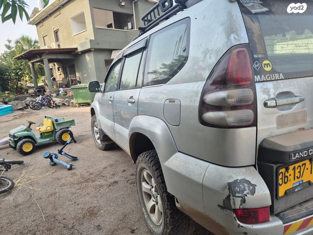 טויוטה לנד קרוזר