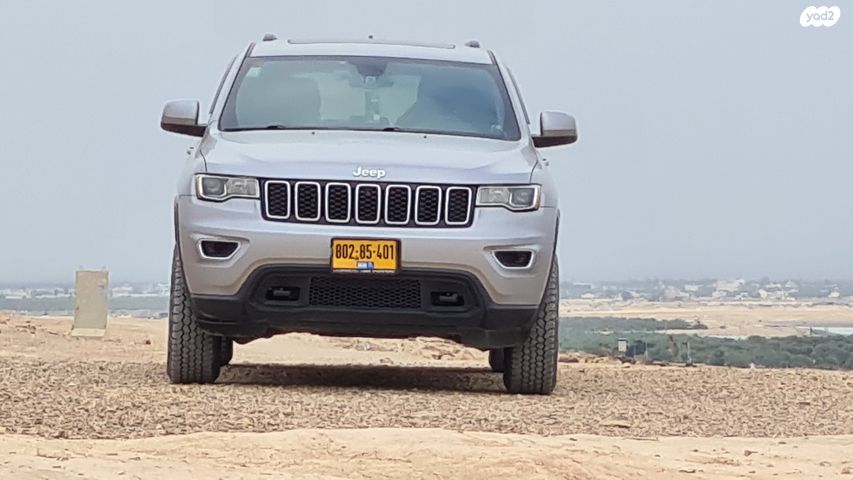 מודעת רכב ג'יפ גרנד צ'ירוקי