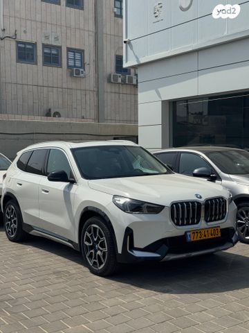 מודעת רכב ב מ וו IX1 1