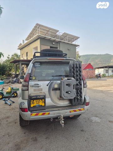 טויוטה לנד קרוזר