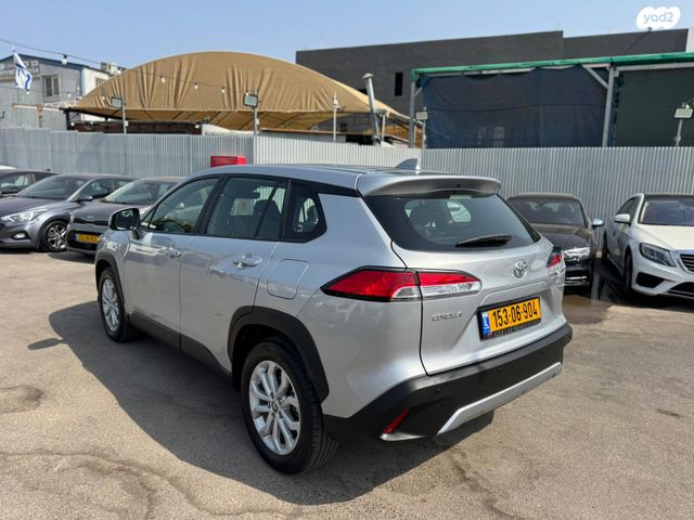 טויוטה קורולה קרוס