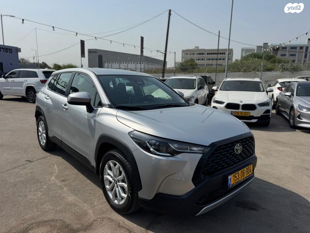 טויוטה קורולה קרוס