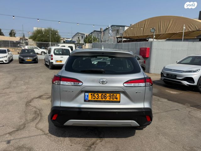 טויוטה קורולה קרוס