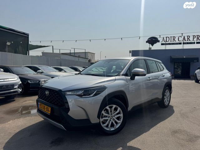 מודעת רכב טויוטה קורולה קרוס