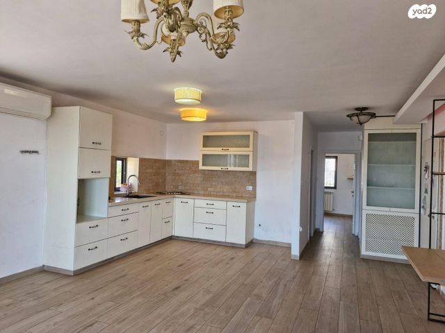 גג/ פנטהאוז, חרמון 30, שכונה ה'-ו', מבשרת ציון