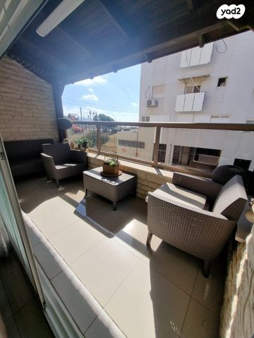 בית פרטי/ קוטג', ש"י עגנון 4, קרית ים א', קרית ים