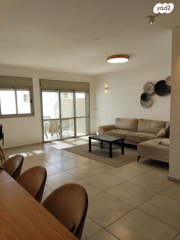 דירה, שקד 10, לשם, עלי זהב