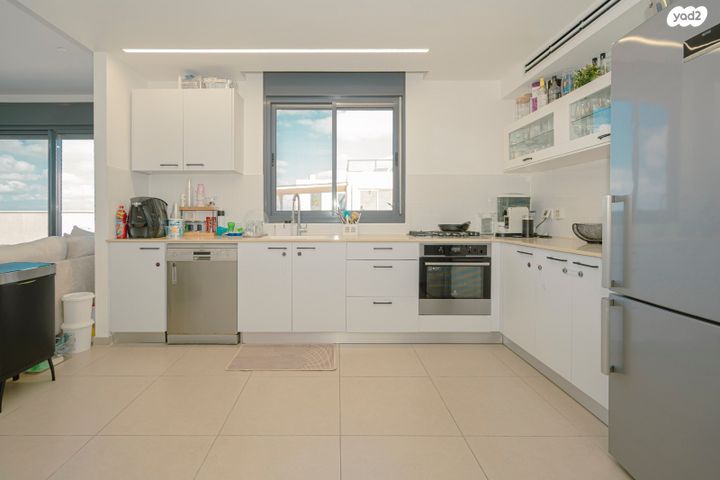 גג/ פנטהאוז, מעו"ף, חריש