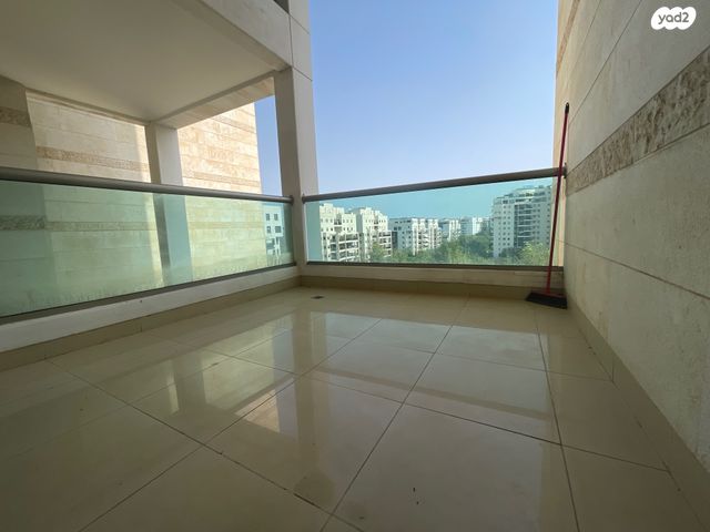 אזורי חן, גימל החדשה