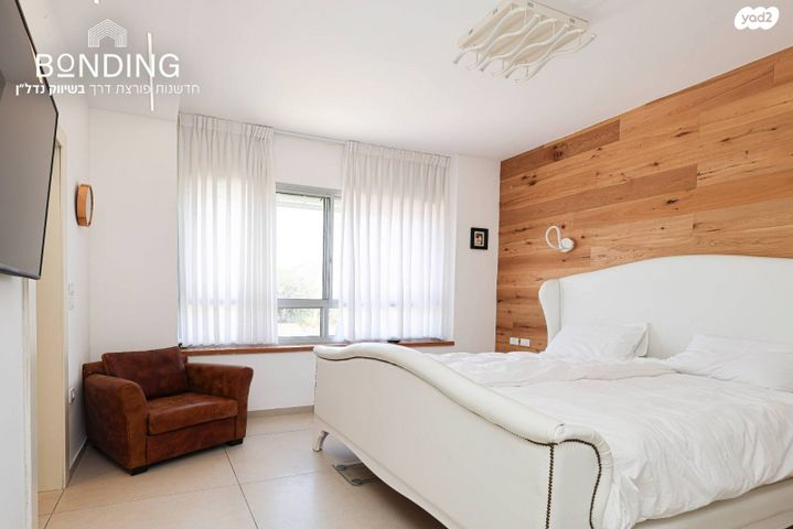 דו משפחתי, 212 מערב, אבן יהודה