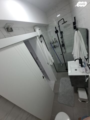 דירה, כיכר סיגל, רובע ה', אשדוד