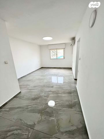 דירה, שדרות העצמאות, נאות אשכול, יבנה