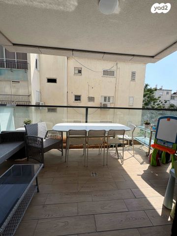 דירה, נתניה