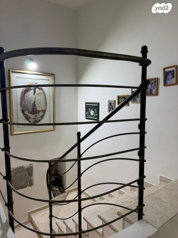 דירה, שח"ל, הפועל המזרחי ה', שיכון ה', בני ברק