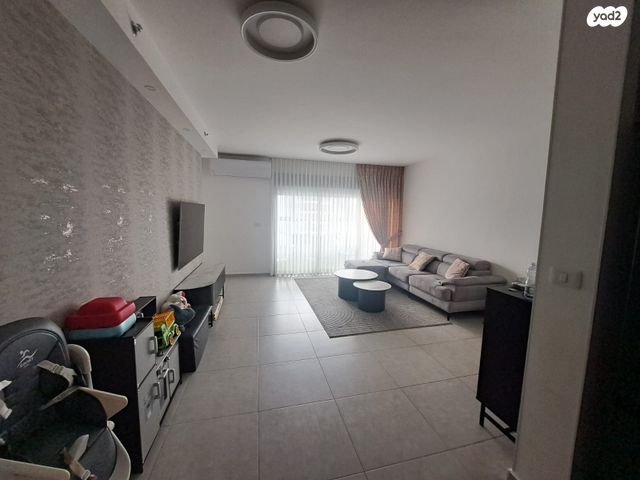 דירה, כיכר סיגל, רובע ה', אשדוד