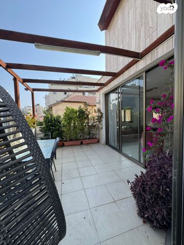 דירה, שח"ל, הפועל המזרחי ה', שיכון ה', בני ברק