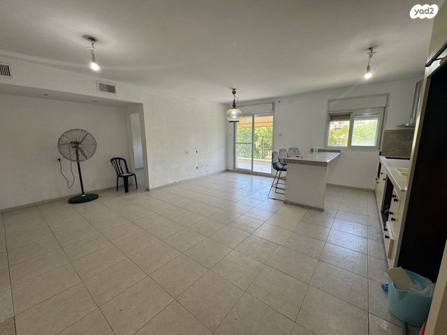 דירה, נחל הצבי, מגדל העמק