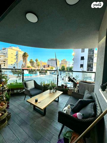 דירה, רמב"ם, ראשון לציון