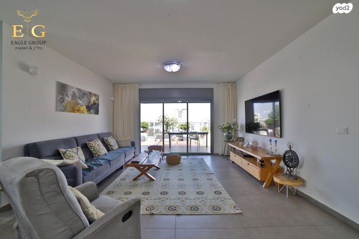 גג/ פנטהאוז, נאות רבין, יבנה